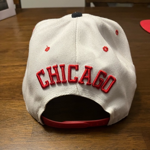 NBA Chicago Bulls Throwback snapback hat - White/Red - Picture 3 of 4